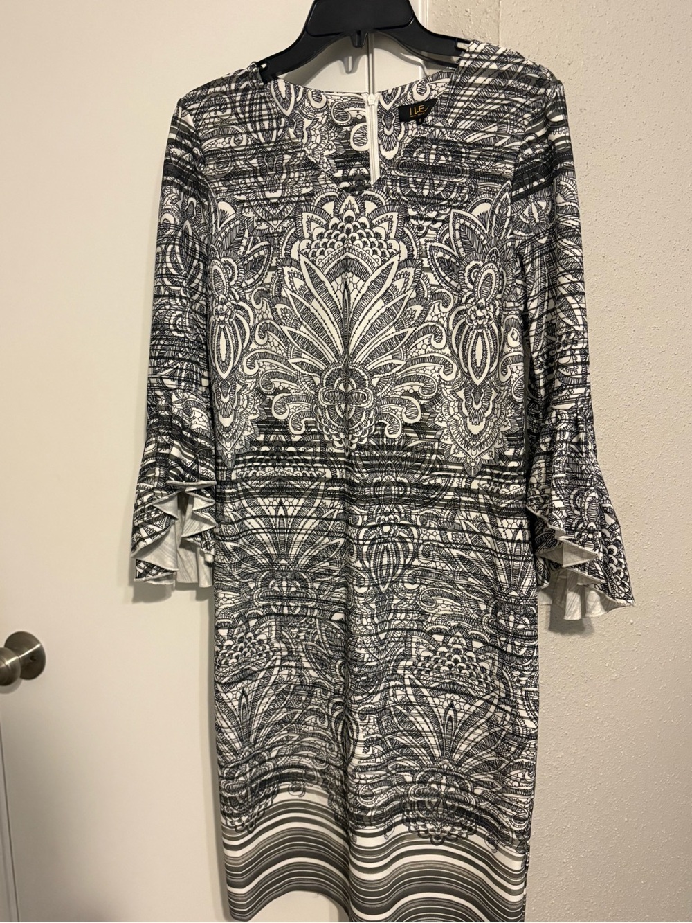 Lee Black & White Long Sleeve Patterned Dress